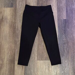 Victoria's Secret Black Knockout Crop Leggings